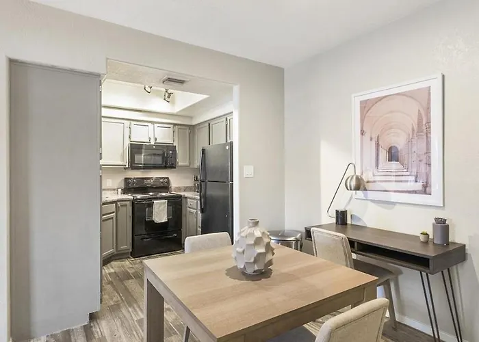 Landing Modern With Amazing Amenities *