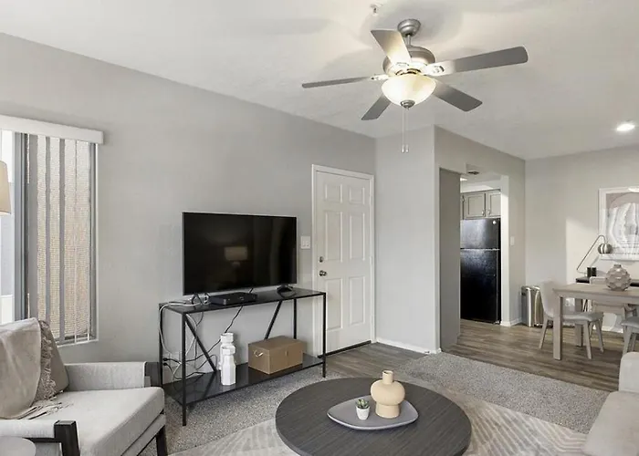 Apartment Landing Modern With Amazing Amenities *