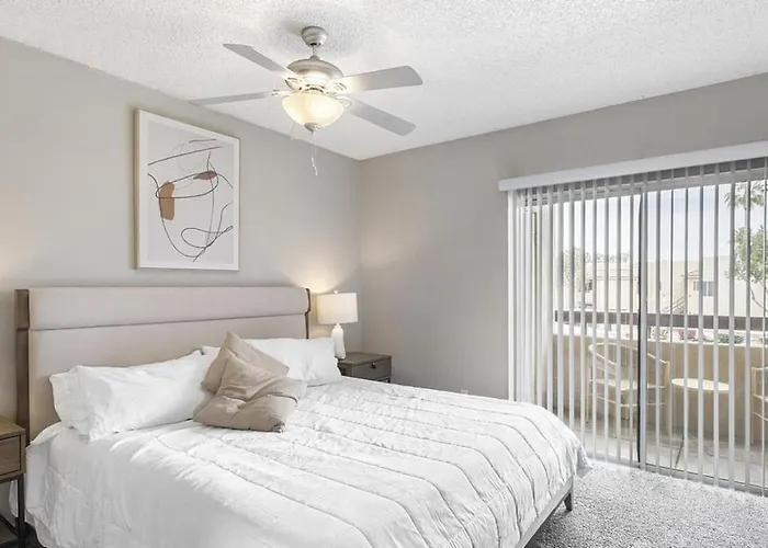 Landing Modern With Amazing Amenities Apartment
